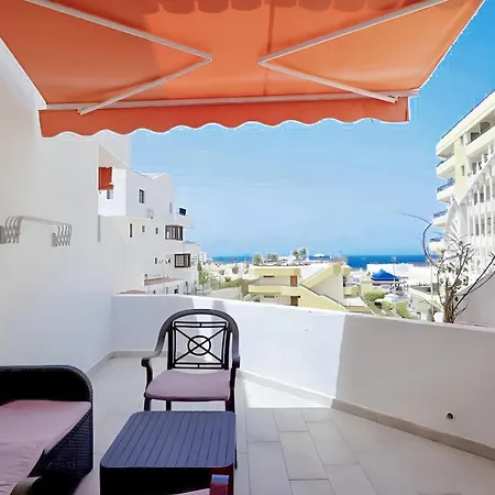 In Ocean Park, Costa Adeje, Tenerife Адехе